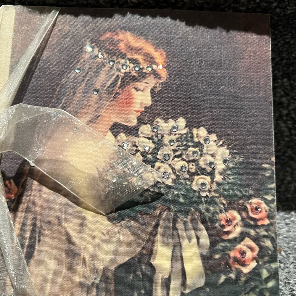 NIB Bridal Bouquet Linen Photo Album with Swarovski Crystals - Picture 2 of 4